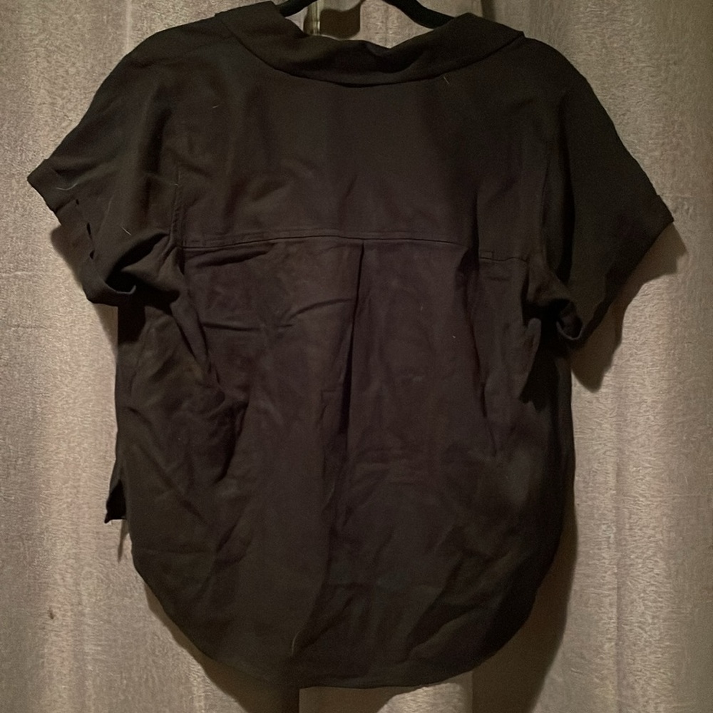 Universal Threads button top - Picture 2 of 4
